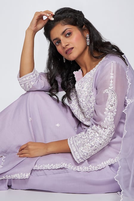 Shop Asaga Purple Chanderi, Muslin, Organza Embroidery V-neck Alina Floral Kurta Set Online at Aza Fashions Shop_Asaga_Purple Chanderi, Muslin, Organza Embroidery V-neck Alina Floral Kurta Set _Online_at_Aza_Fashions