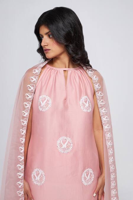 Shop Asaga Peach Chanderi, Muslin, Organza Embroidery Round Neck Hazel Floral Kurta Set Online at Aza Fashions Shop_Asaga_Peach Chanderi, Muslin, Organza Embroidery Round Neck Hazel Floral Kurta Set _Online_at_Aza_Fashions