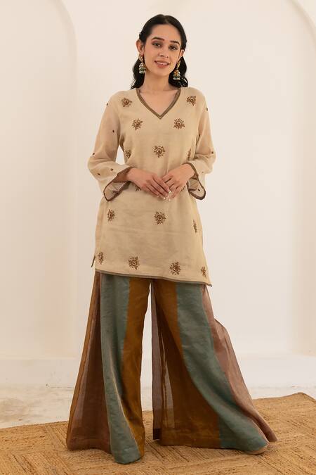 Buy_Pairaahan_Beige Kurta And Sharara Tissue Chanderi Embroidered Sequin V Neck Set