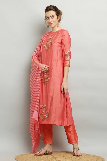 Buy_Kefi Collections_Peach Cotton, Lurex Embroidery, Gota Patti Adishree Floral Resham Kurta Set_Online_at_Aza_Fashions