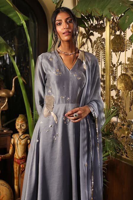 Sahil Kochhar_Grey Organza, Net Embroidery V-neck Alima Bodice Anarkali Set _Online_at_Aza_Fashions