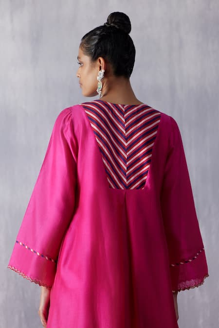 Amisha Kothari Pink Chanderi , Organza Nargis Kurta Set With Printed Dupatta Online at Aza Fashions Amisha Kothari_Pink Chanderi , Organza Nargis Kurta Set With Printed Dupatta _Online_at_Aza_Fashions