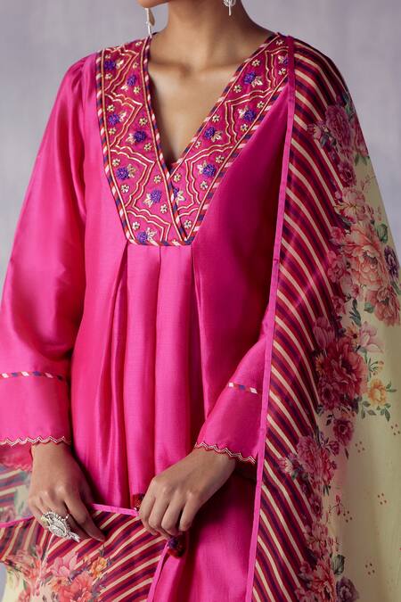 Buy Amisha Kothari Pink Chanderi , Organza Nargis Kurta Set With Printed Dupatta Online at Aza Fashions Buy_Amisha Kothari_Pink Chanderi , Organza Nargis Kurta Set With Printed Dupatta _Online_at_Aza_Fashions
