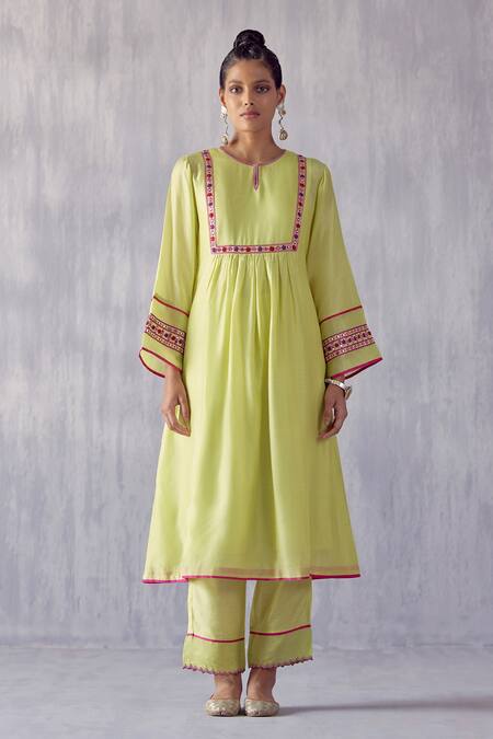 Buy Amisha Kothari Green Cotton, Organza, Chandni Kurta Set With Printed Dupatta Online at Aza Fashions Buy_Amisha Kothari_Green Cotton, Organza, Chandni Kurta Set With Printed Dupatta _Online_at_Aza_Fashions