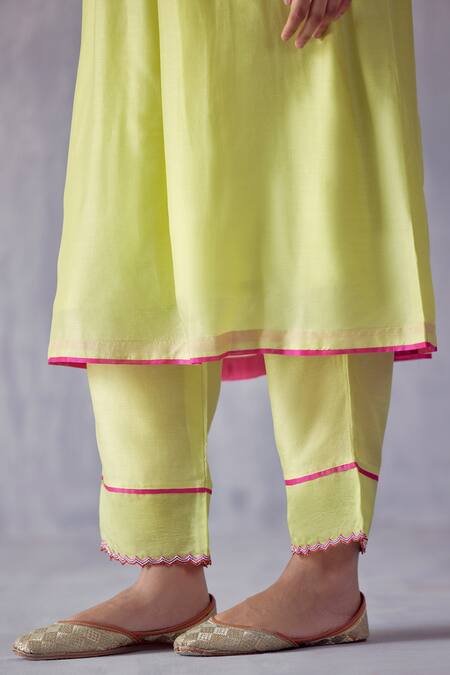 Amisha Kothari Green Cotton, Organza, Chandni Kurta Set With Printed Dupatta at Aza Fashions Amisha Kothari_Green Cotton, Organza, Chandni Kurta Set With Printed Dupatta _at_Aza_Fashions