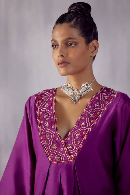 Buy Amisha Kothari Purple Chanderi , Organza Embroidery V-neck Nargis Neckline Kurta Set Online at Aza Fashions Buy_Amisha Kothari_Purple Chanderi , Organza Embroidery V-neck Nargis Neckline Kurta Set _Online_at_Aza_Fashions