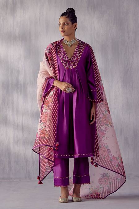 Shop Amisha Kothari Purple Chanderi , Organza Embroidery V-neck Nargis Neckline Kurta Set Online at Aza Fashions Shop_Amisha Kothari_Purple Chanderi , Organza Embroidery V-neck Nargis Neckline Kurta Set _Online_at_Aza_Fashions
