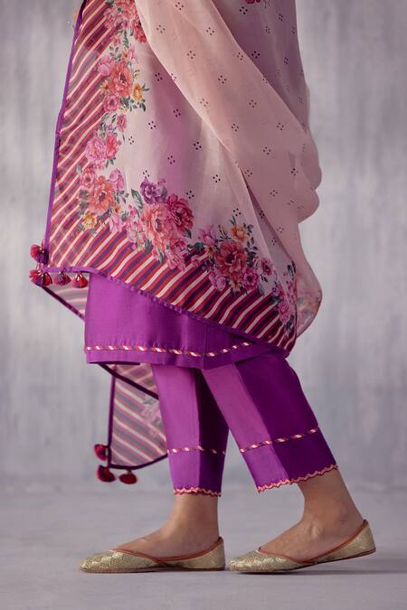 Amisha Kothari Purple Chanderi , Organza Embroidery V-neck Nargis Neckline Kurta Set at Aza Fashions Amisha Kothari_Purple Chanderi , Organza Embroidery V-neck Nargis Neckline Kurta Set _at_Aza_Fashions