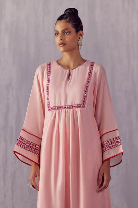 Buy Amisha Kothari Peach Cotton, Organza, Embroidery, Tassels Chandni Sleeve Kurta Set Online at Aza Fashions Buy_Amisha Kothari_Peach Cotton, Organza, Embroidery, Tassels Chandni Sleeve Kurta Set _Online_at_Aza_Fashions