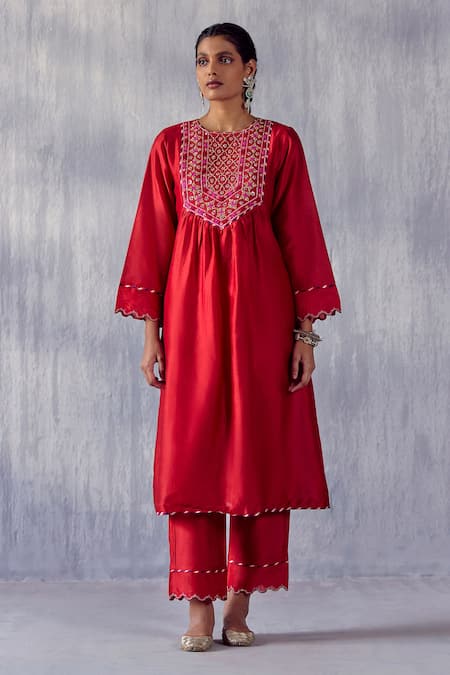 Buy_Amisha Kothari_Red Chanderi , Organza Embroidery, Cut Gulnaar Geometric Kurta Set _Online_at_Aza_Fashions