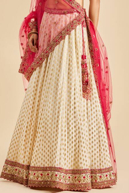 Nitika Gujral_Ivory Lehenga Banarasi Georgette Embroidery Floral Leaf Neck Woven Bridal Set _Online_at_Aza_Fashions