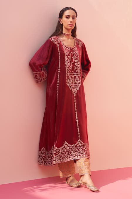 Angad Singh_Maroon Velvet, Crepe Embroidery Round Neck Choga Salwar Set _Online_at_Aza_Fashions