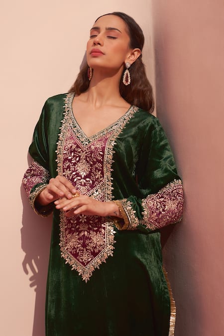 Shop_Angad Singh_Green Velvet, Crepe Embroidery, Zari, Patchwork V-neck Kurta Palazzo Set _Online_at_Aza_Fashions