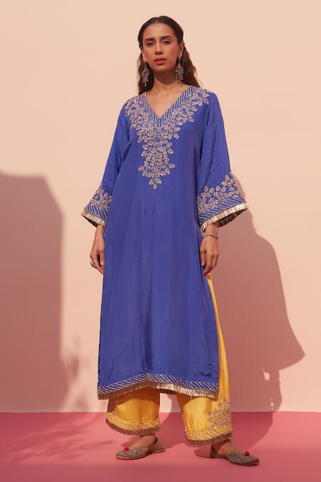 Angad Singh_Blue Crepe Embroidery V-neck Zardozi Choga And Palazzo Set _Online_at_Aza_Fashions