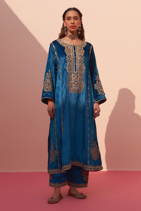 Buy_Angad Singh_Blue Velvet, Crepe Embroidery Round Neck Choga Set _Online_at_Aza_Fashions
