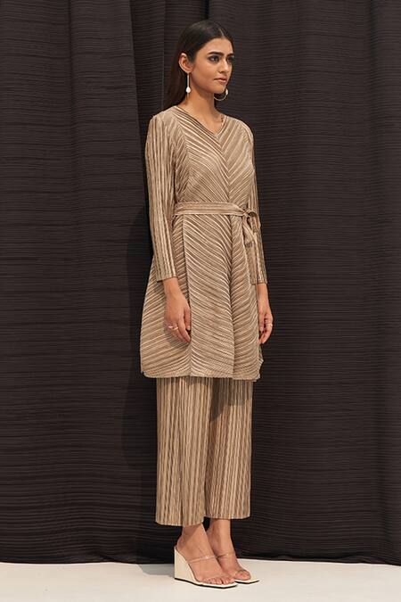 Pleats By Aruni Gold Polyester V Neck Metallic Pleated Top And Pant Set Online at Aza Fashions Pleats By Aruni_Gold Polyester V Neck Metallic Pleated Top And Pant Set_Online_at_Aza_Fashions