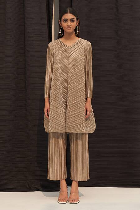 Pleats By Aruni Gold Polyester V Neck Metallic Pleated Top And Pant Set at Aza Fashions Pleats By Aruni_Gold Polyester V Neck Metallic Pleated Top And Pant Set_at_Aza_Fashions
