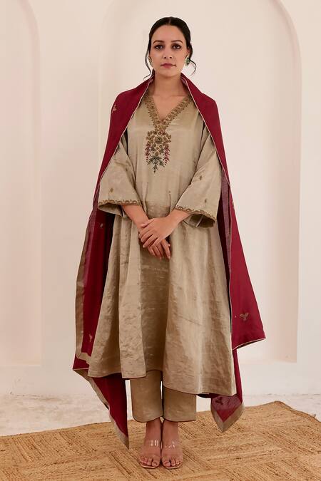 Pairaahan_Grey Kurta And Pant Tissue Embroidered Sequin Set With Chanderi Contrast Dupatta_at_Aza_Fashions