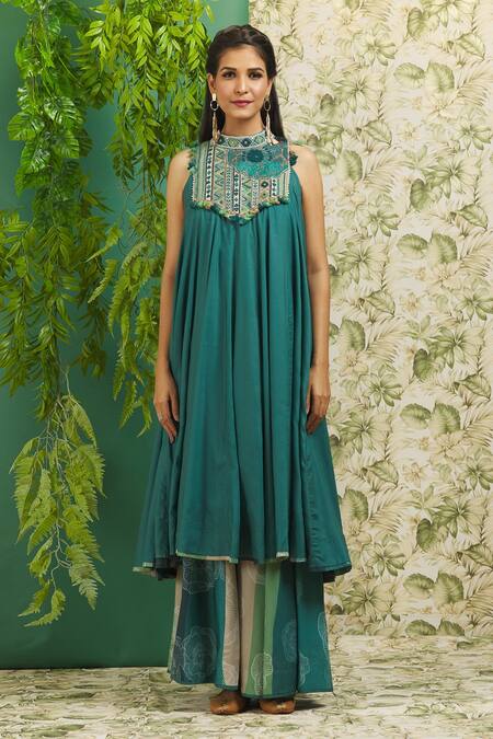 Alaya Advani_Green Muslin, Silk Embroidery High Neck Yoke Sleeveless Kurta And Palazzo Set_at_Aza_Fashions