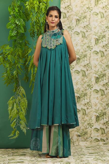 Alaya Advani_Green Muslin, Silk Embroidery High Neck Yoke Sleeveless Kurta And Palazzo Set_Online_at_Aza_Fashions