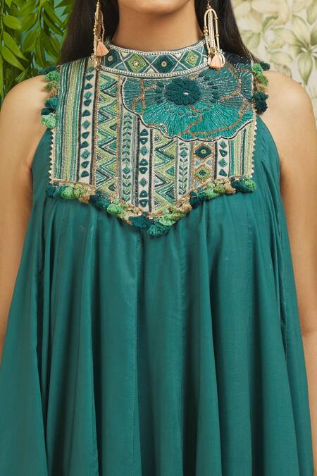 Buy_Alaya Advani_Green Muslin, Silk Embroidery High Neck Yoke Sleeveless Kurta And Palazzo Set_Online_at_Aza_Fashions