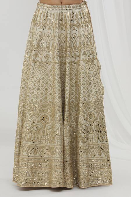 Vandana Sethi_Ivory Silk Embroidery, Mirrors Sweetheart Neck Work Bridal Lehenga Set _at_Aza_Fashions