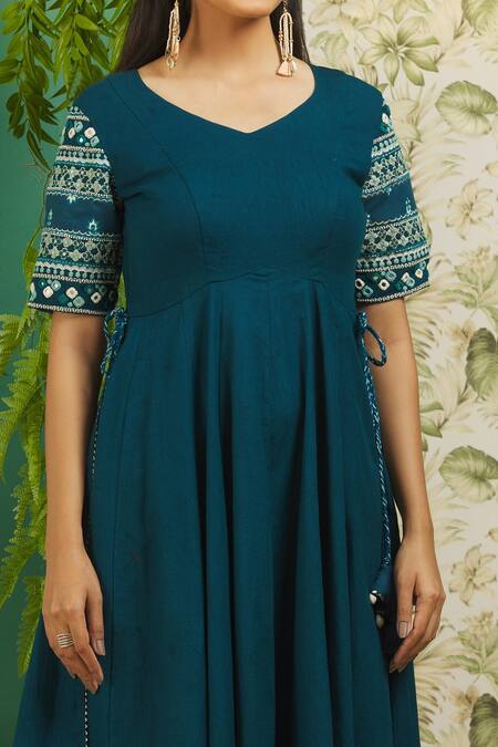 Buy Alaya Advani Blue Cotton Embroidery, Beads V-neck Sleeve Kurta Set Online at Aza Fashions Buy_Alaya Advani_Blue Cotton Embroidery, Beads V-neck Sleeve Kurta Set_Online_at_Aza_Fashions