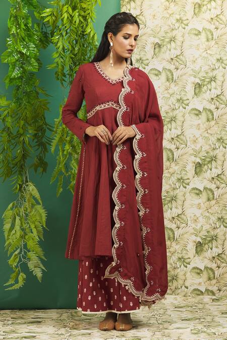 Shop_Alaya Advani_Red Cotton Embroidery, Mirrors V-neck Side Slit Kurta Palazzo Set