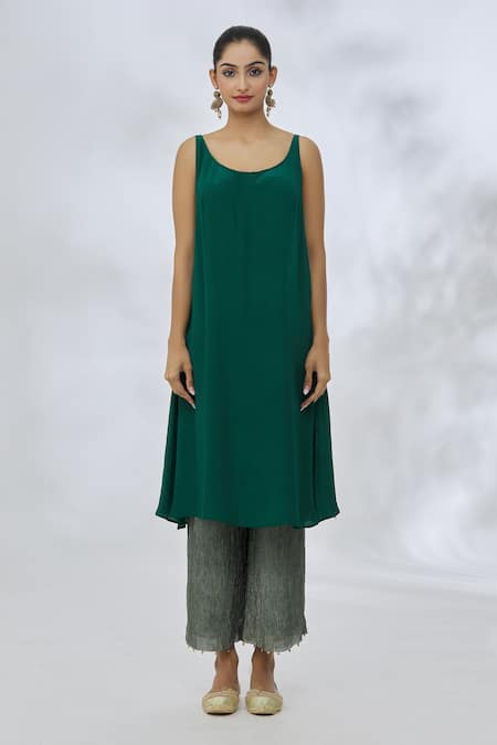 Itrh_Green Silk Tissue Placement Embroidery Golden Disc Round Collar Kurta Set _at_Aza_Fashions