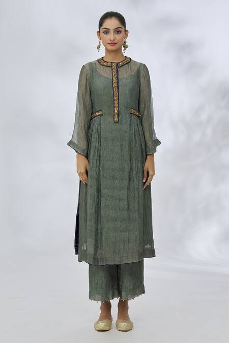 Buy_Itrh_Green Silk Tissue Placement Embroidery Golden Disc Round Collar Kurta Set _Online_at_Aza_Fashions