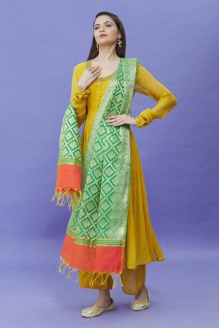 Naintara Bajaj_Green Cotton, Silk Geometric Pattern Dupatta _Online_at_Aza_Fashions