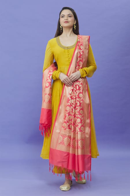 Shop_Naintara Bajaj_Peach Brocade Zari, Fringe Botanical Woven Hem Dupatta _Online_at_Aza_Fashions