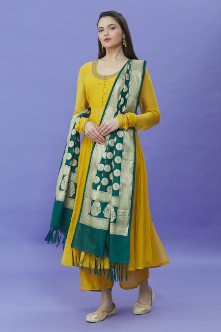 Shop Naintara Bajaj Green Brocade Embroidery Botanic Pattern Dupatta Online at Aza Fashions Shop_Naintara Bajaj_Green Brocade Embroidery Botanic Pattern Dupatta _Online_at_Aza_Fashions