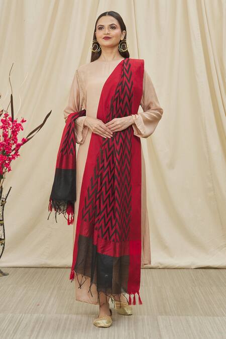 Shop_Naintara Bajaj_Black Cotton, Silk Chevron Woven Dupatta _Online_at_Aza_Fashions
