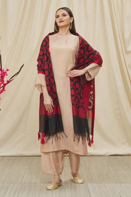 Naintara Bajaj Black Cotton, Silk Embroidery Floral Vine Woven Dupatta Online at Aza Fashions Naintara Bajaj_Black Cotton, Silk Embroidery Floral Vine Woven Dupatta _Online_at_Aza_Fashions