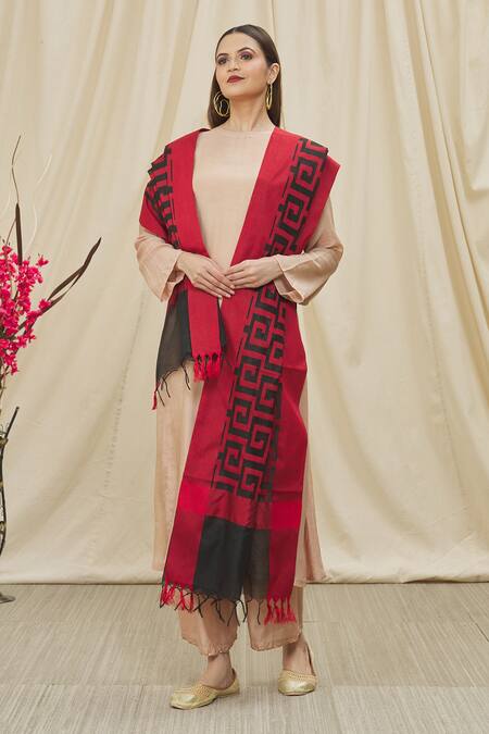 Shop Naintara Bajaj Black Maze Woven Dupatta Online at Aza Fashions Shop_Naintara Bajaj_Black Maze Woven Dupatta _Online_at_Aza_Fashions