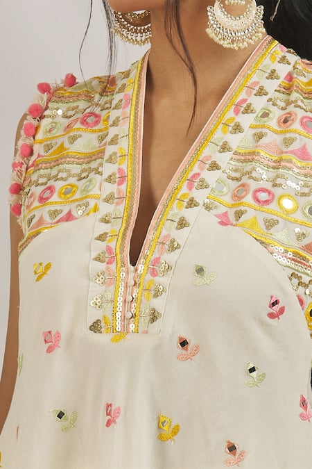 Gopi Vaid Ivory Lycra, Cotton Mahi Thread Embroidered Motif Anarkali With Churidar Online at Aza Fashions Gopi Vaid_Ivory Lycra, Cotton Mahi Thread Embroidered Motif Anarkali With Churidar_Online_at_Aza_Fashions