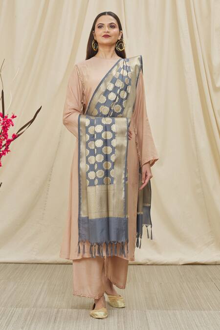 Shop Naintara Bajaj Grey Brocade Embroidery Banarasi Art Silk Dupatta Online at Aza Fashions Shop_Naintara Bajaj_Grey Brocade Embroidery Banarasi Art Silk Dupatta _Online_at_Aza_Fashions