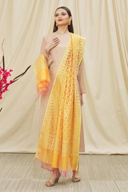 Naintara Bajaj_Yellow Silk Ogee Pattern Dupatta _Online_at_Aza_Fashions