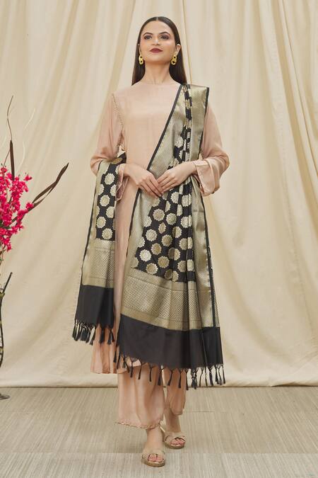 Shop Naintara Bajaj Black Brocade, Silk Embroidery Banarasi Art Woven Dupatta Online at Aza Fashions Shop_Naintara Bajaj_Black Brocade, Silk Embroidery Banarasi Art Woven Dupatta _Online_at_Aza_Fashions
