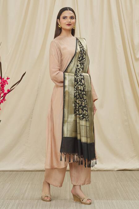 Naintara Bajaj_Black Brocade Embroidery Blossom Woven Dupatta _Online_at_Aza_Fashions