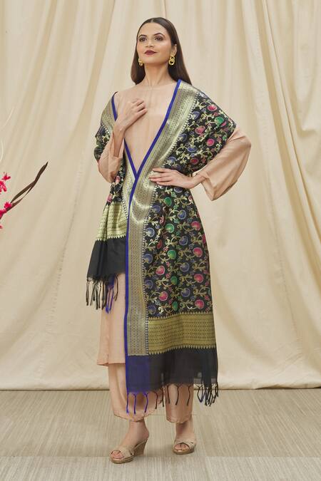 Naintara Bajaj Black Silk Embroidery Woven Banarasi Art Dupatta Online at Aza Fashions Naintara Bajaj_Black Silk Embroidery Woven Banarasi Art Dupatta _Online_at_Aza_Fashions