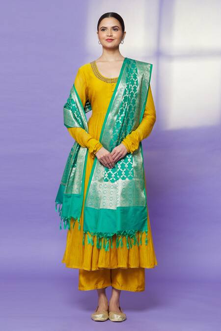 Shop Naintara Bajaj Green Brocade Zari, Tassels Botanical Woven Banarasi Art Silk Dupatta Online at Aza Fashions Shop_Naintara Bajaj_Green Brocade Zari, Tassels Botanical Woven Banarasi Art Silk Dupatta _Online_at_Aza_Fashions