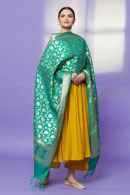 Shop Naintara Bajaj Green Zari, Fringe Botanic Woven Banarasi Art Silk Dupatta Online at Aza Fashions Shop_Naintara Bajaj_Green Zari, Fringe Botanic Woven Banarasi Art Silk Dupatta _Online_at_Aza_Fashions