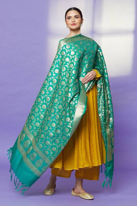 Naintara Bajaj Green Zari, Fringe Botanic Woven Banarasi Art Silk Dupatta Online at Aza Fashions Naintara Bajaj_Green Zari, Fringe Botanic Woven Banarasi Art Silk Dupatta _Online_at_Aza_Fashions