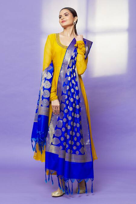 Naintara Bajaj Blue Chanderi Silk Floral Pattern Dupatta Online at Aza Fashions Naintara Bajaj_Blue Chanderi Silk Floral Pattern Dupatta _Online_at_Aza_Fashions