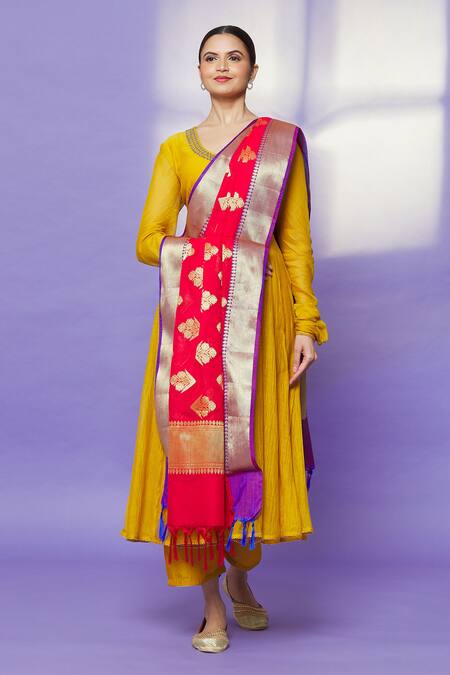 Shop Naintara Bajaj Red Brocade Embroidery Bloom Pattern Fringe Hem Dupatta Online at Aza Fashions Shop_Naintara Bajaj_Red Brocade Embroidery Bloom Pattern Fringe Hem Dupatta _Online_at_Aza_Fashions