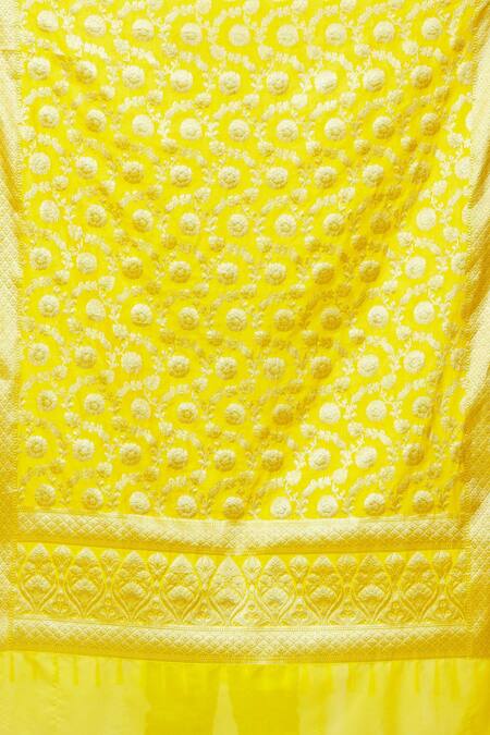 Buy Naintara Bajaj Yellow Brocade Zari, Fringe Floral Woven Banarasi Art Silk Dupatta Online at Aza Fashions Buy_Naintara Bajaj_Yellow Brocade Zari, Fringe Floral Woven Banarasi Art Silk Dupatta_Online_at_Aza_Fashions