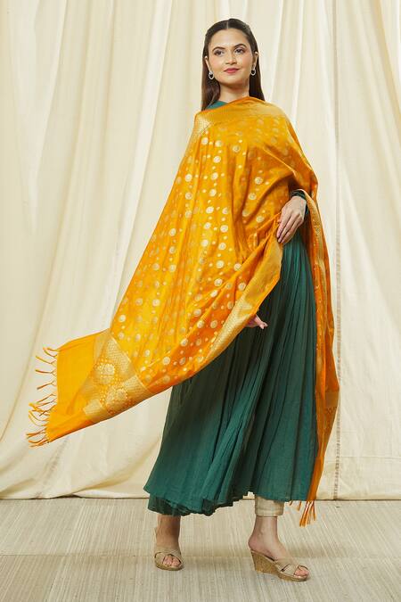 Naintara Bajaj Yellow Brocade Zari, Fringe Banarasi Art Silk Floral Woven Dupatta Online at Aza Fashions Naintara Bajaj_Yellow Brocade Zari, Fringe Banarasi Art Silk Floral Woven Dupatta _Online_at_Aza_Fashions