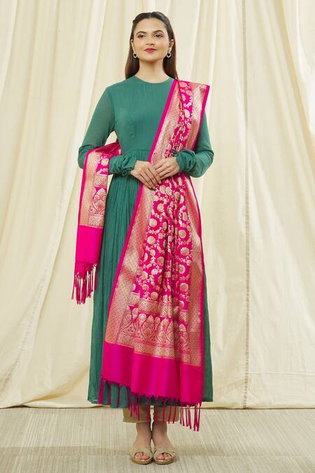 Shop Naintara Bajaj Pink Brocade Zari, Fringe Floral Woven Banarasi Art Silk Dupatta Online at Aza Fashions Shop_Naintara Bajaj_Pink Brocade Zari, Fringe Floral Woven Banarasi Art Silk Dupatta_Online_at_Aza_Fashions